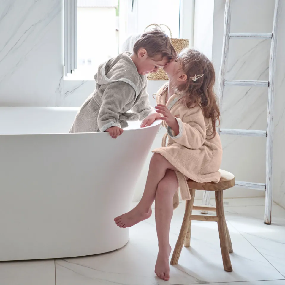 Carré Blanc Peignoir bébé coton biologique à capuche Devine blush|Enfant Peignoirs 12 Mois - 10 Ans